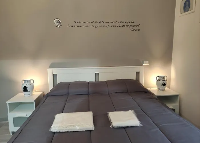 I Krotoniati לינה וארוחת בוקר 3*