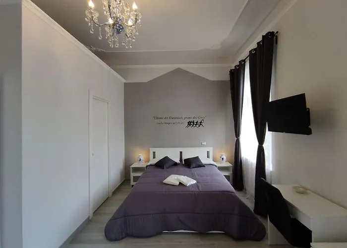 I Krotoniati לינה וארוחת בוקר 3*