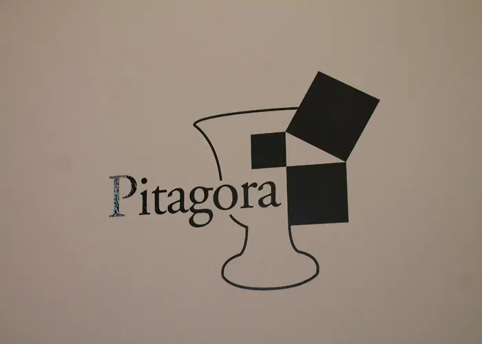 לינה וארוחת בוקר I Krotoniati 3*