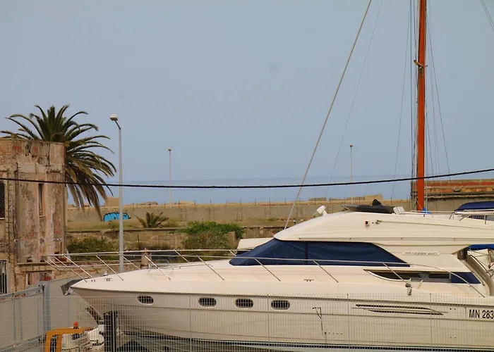 Alojamento de Acomodação e Pequeno-almoço I Krotoniati 3*